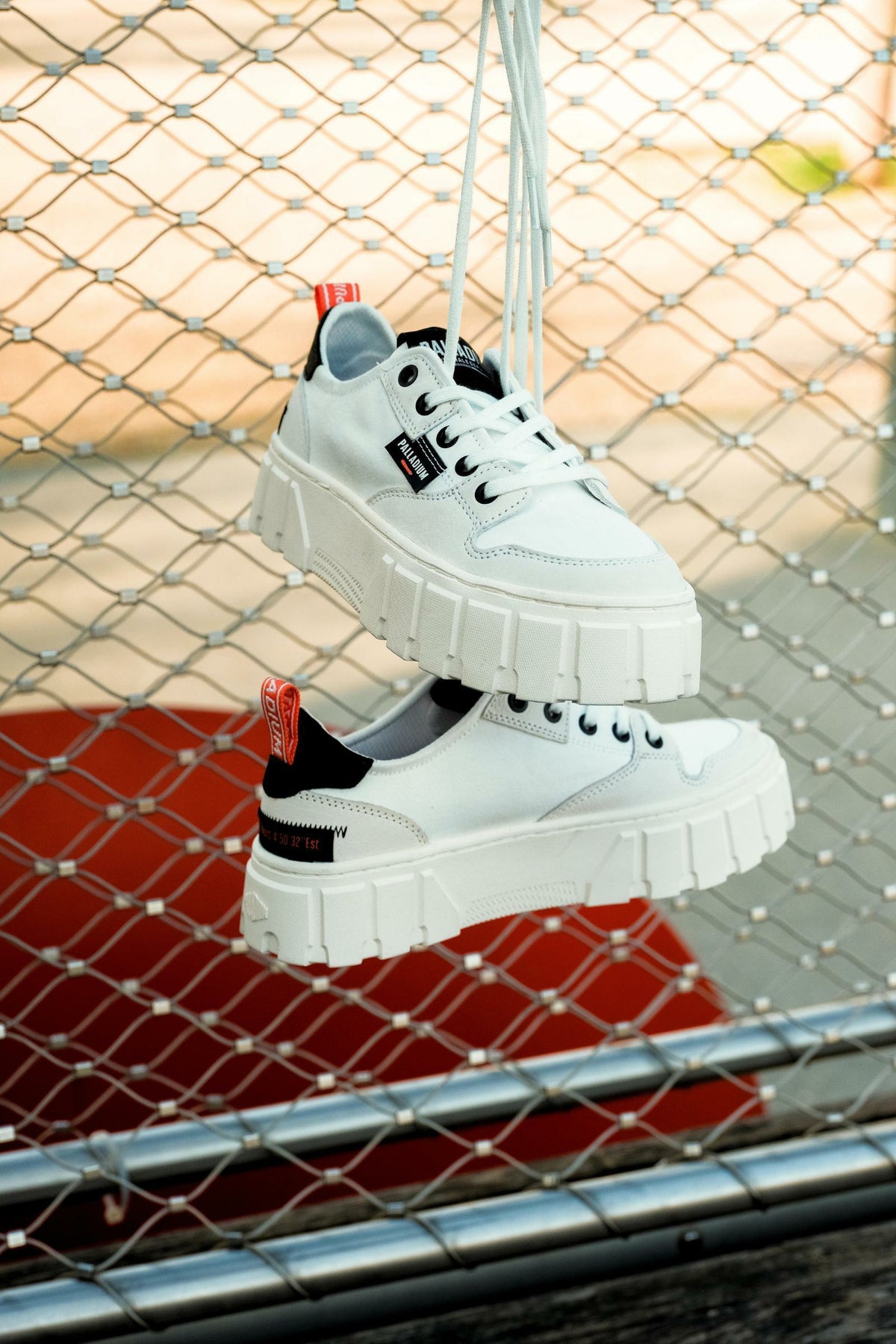 STAR WHITE PALLATOWER LO - Palladium Everyday